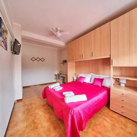Tecla - 3 Bedrooms Σιρμιόνε